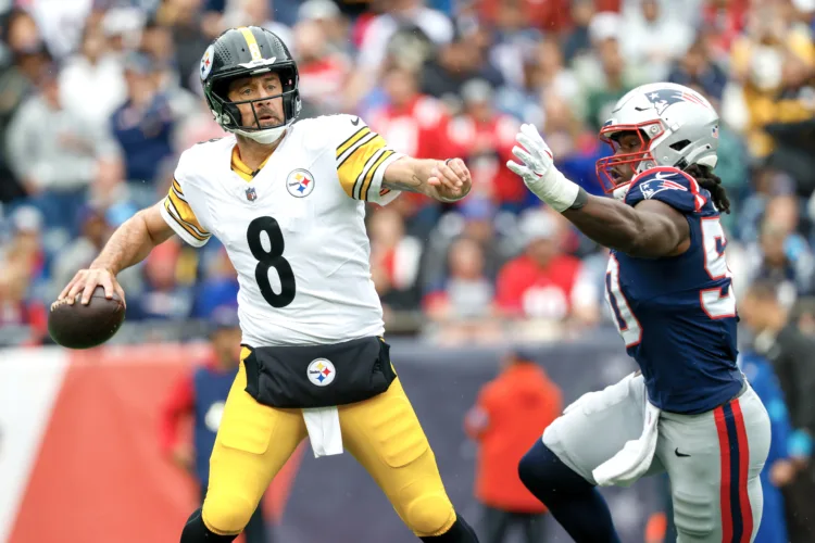 Rodgers blames self over Patriots' failure